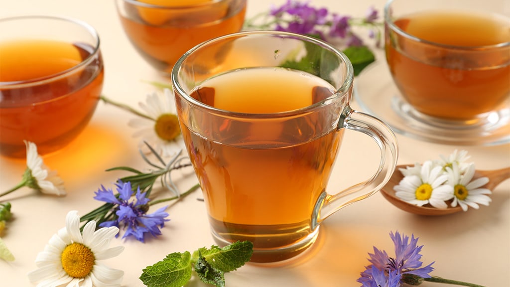 reduce-caffeine-with-healthier-tea-alternatives-02