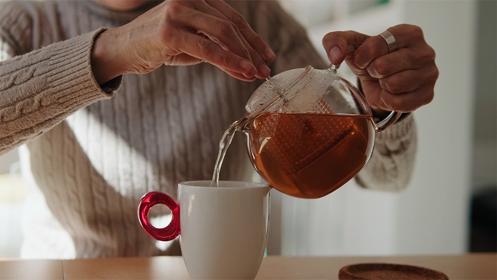 reduce-caffeine-with-healthier-tea-alternatives-03